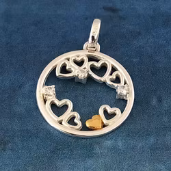 Estelle - Vackert hänge med hjärtan i silver och guld