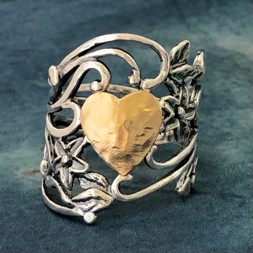 Lindsay Gold - Rustik ring med guldpläterat hjärta