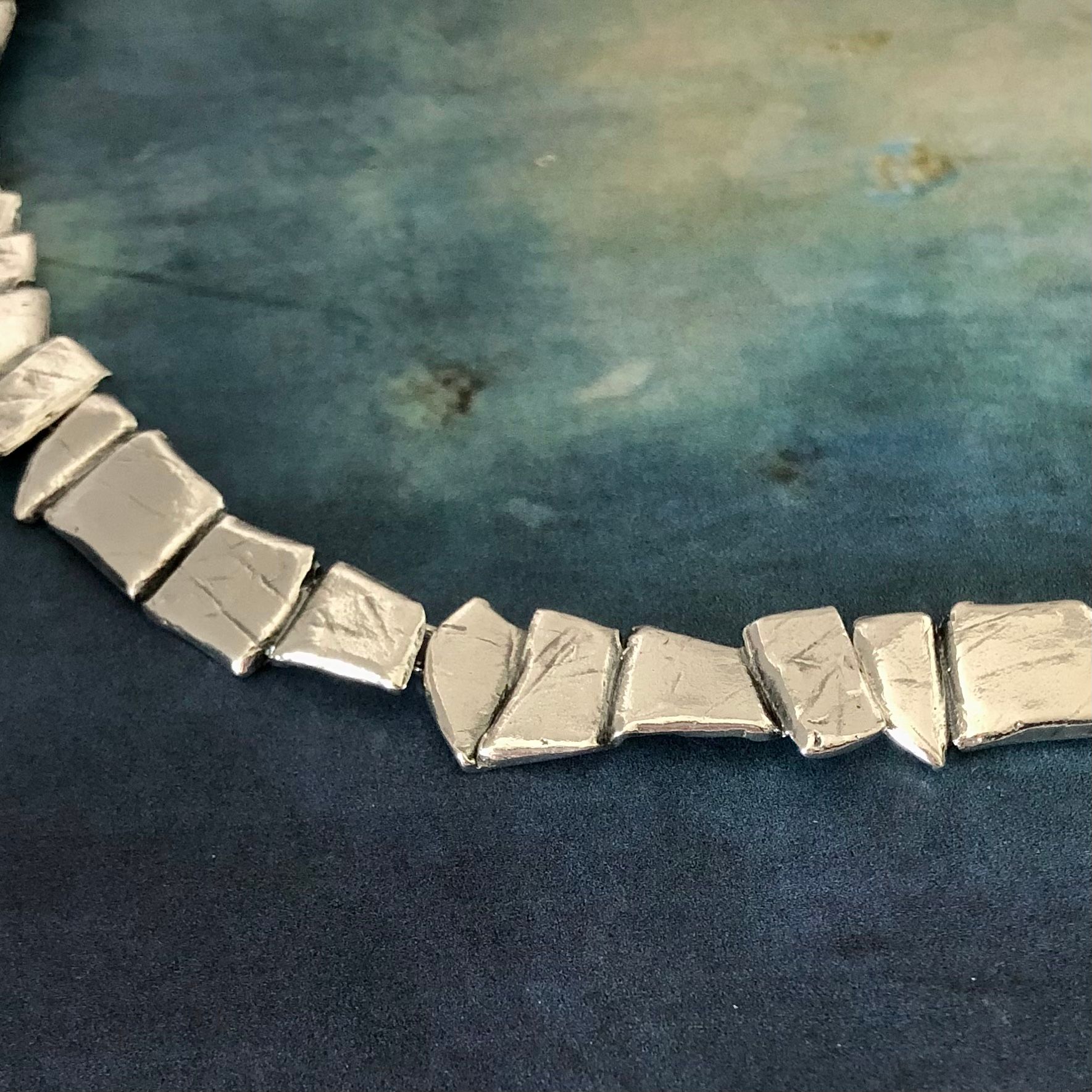 Adele - Exklusivt och mycket vackert silverhalsband
