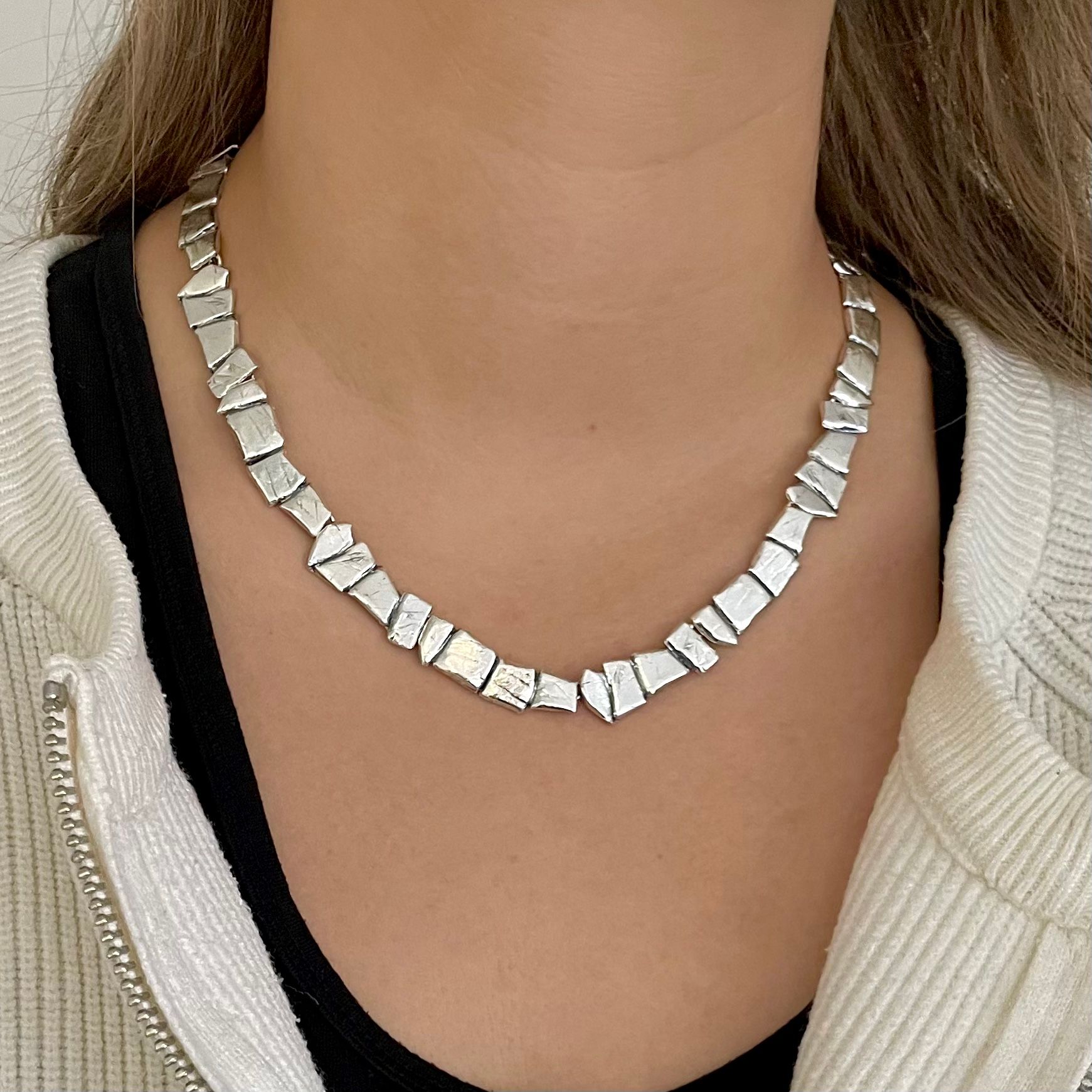 Adele - Exklusivt och mycket vackert silverhalsband