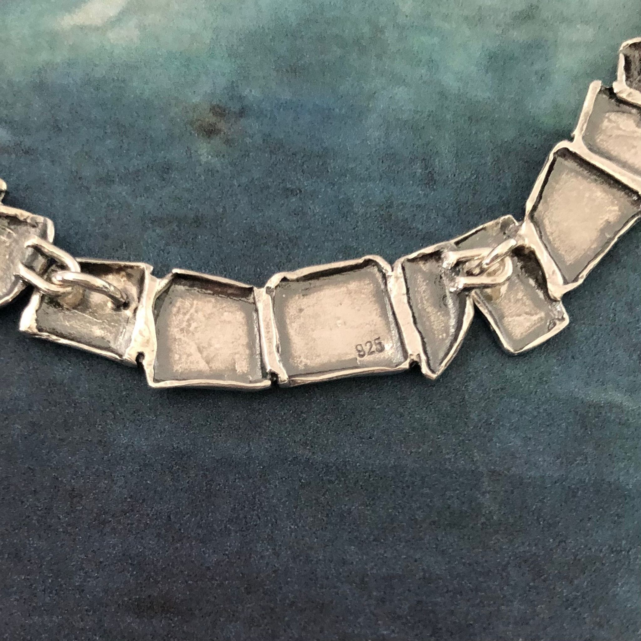 Adele - Exklusivt och mycket vackert silverhalsband