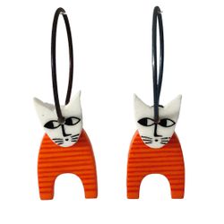 Orange kattörhängen i plexi och titan