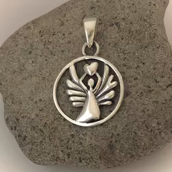 Silverhänge ängel med hjärta