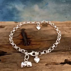 Armband Hjärtan på silverlänk