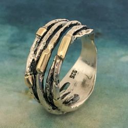 Jaqueline - Mycket snygg ring med detaljer i 9 K guld