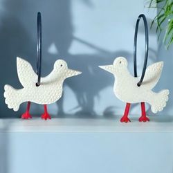 Fredsduva - Örhängen i plexiglas och titan