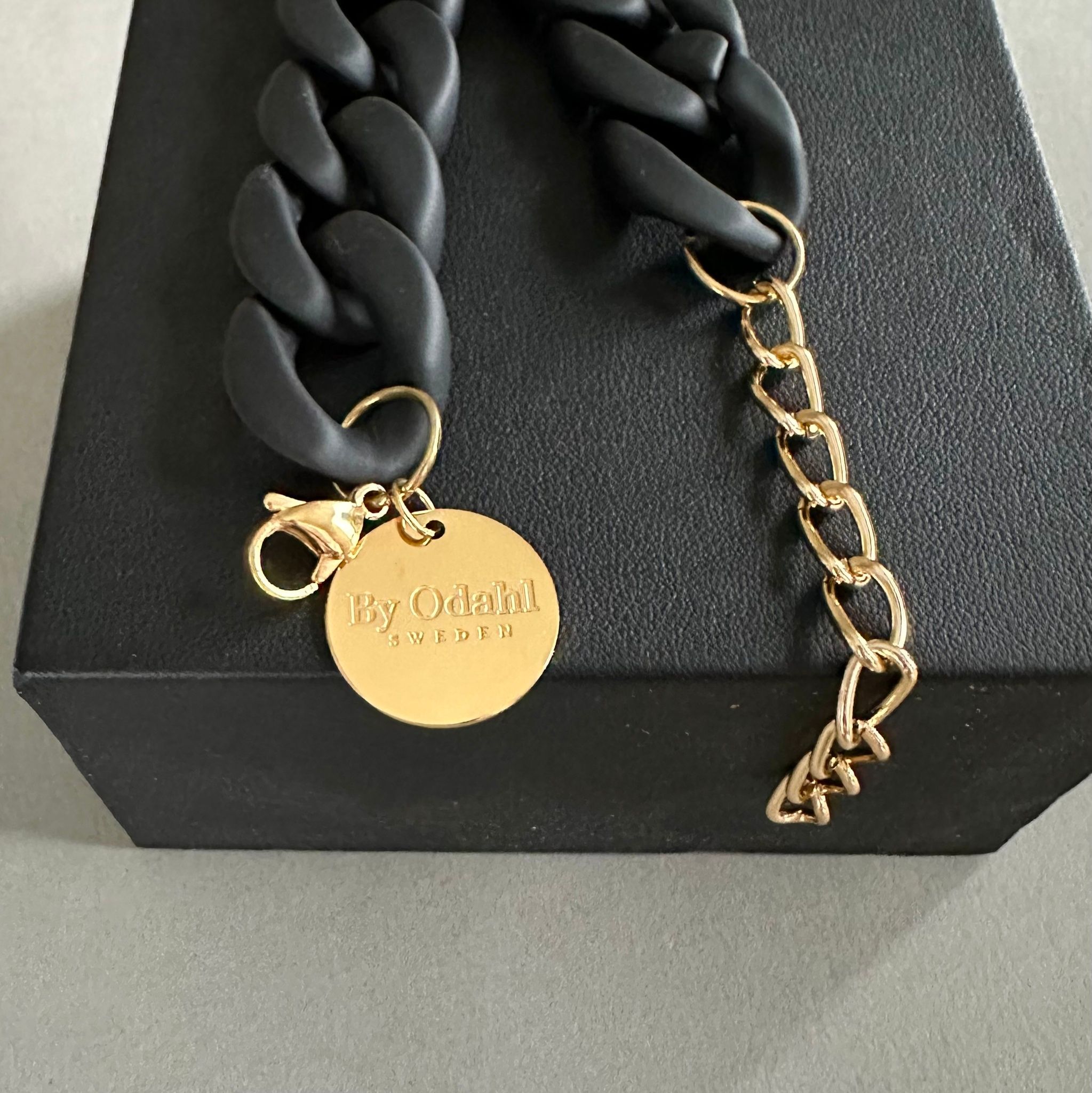 Svart halsband från By Odahl