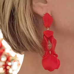 Röda lite större örhängen från By Odahl