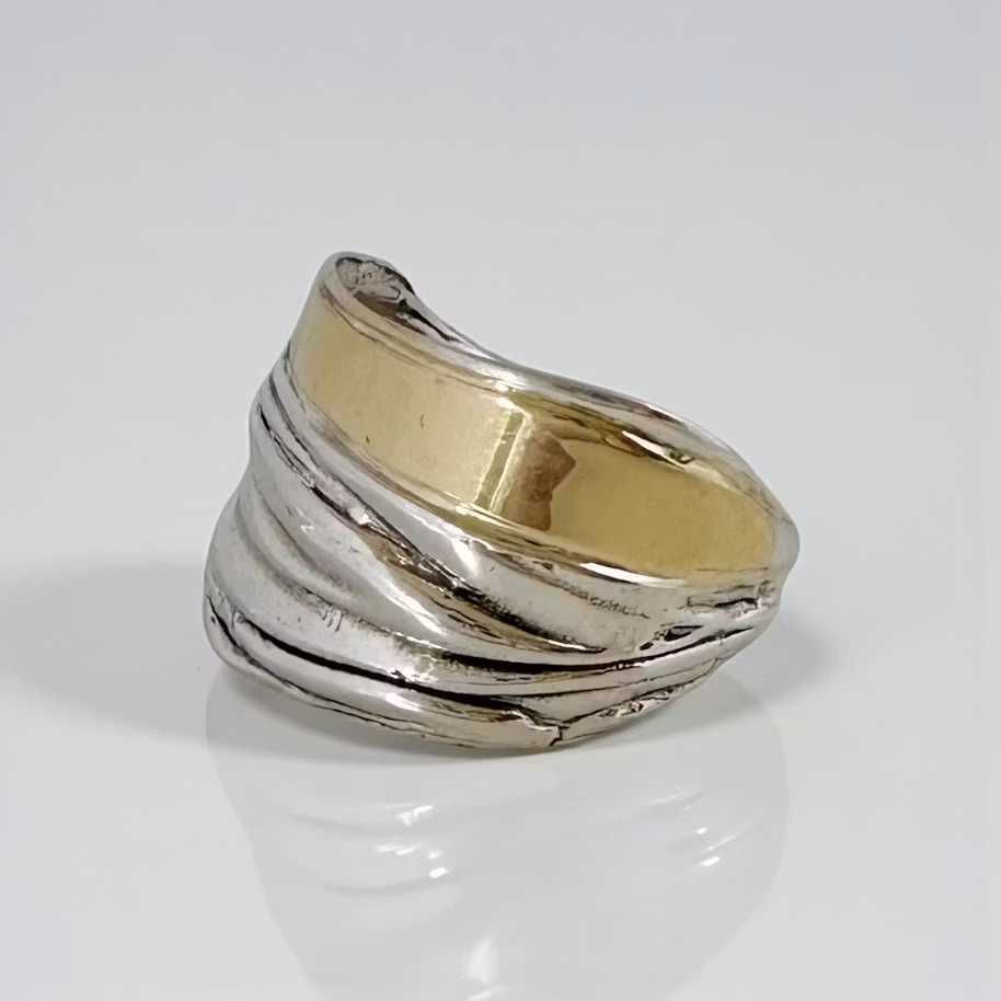 One of a kind 4 med delar av äkta guld