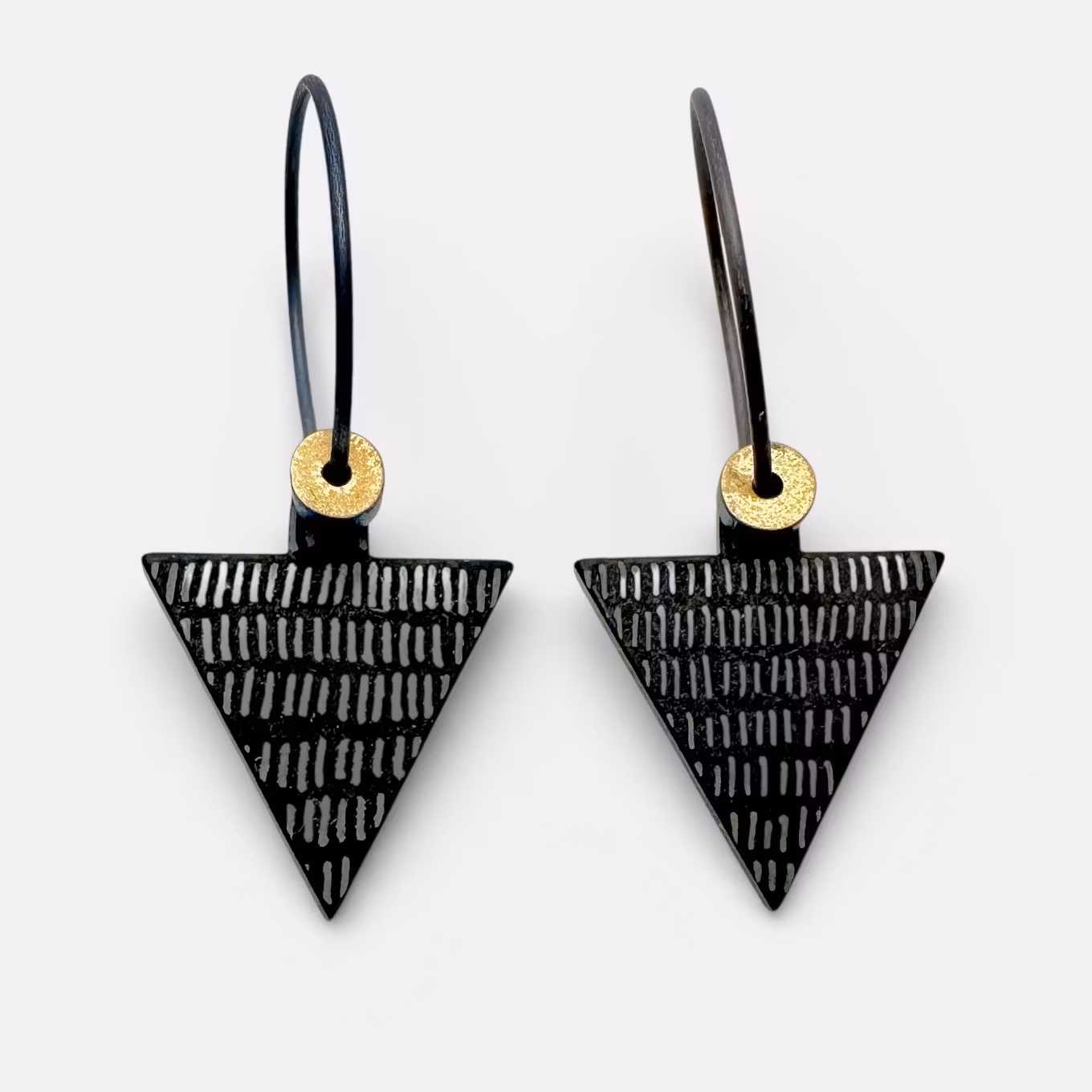 Pik - Svart, grå och guld