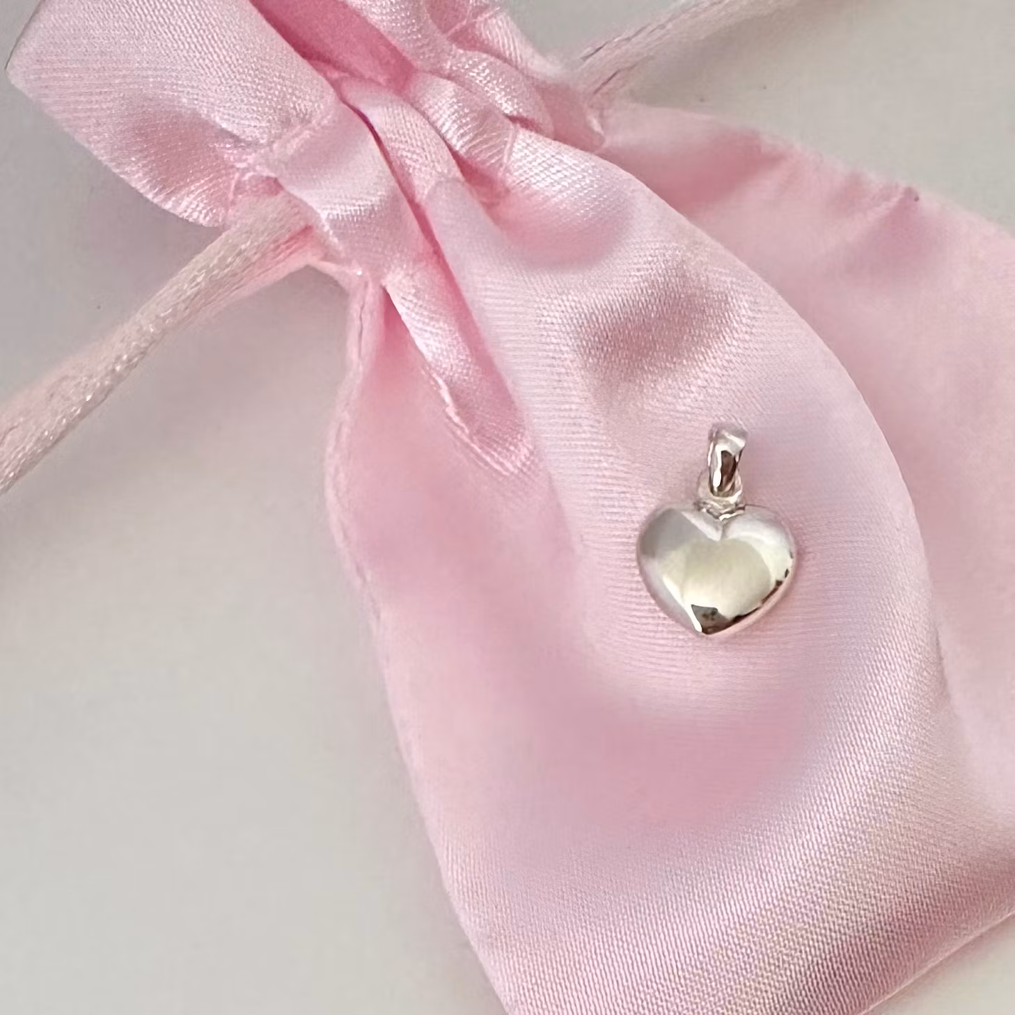 Fint bulligt silverhjärta 1 cm