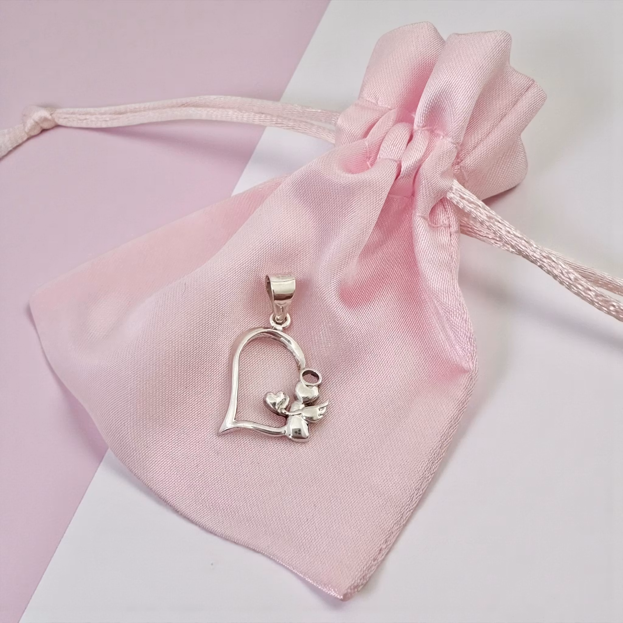 Den lilla ängeln i hjärtat