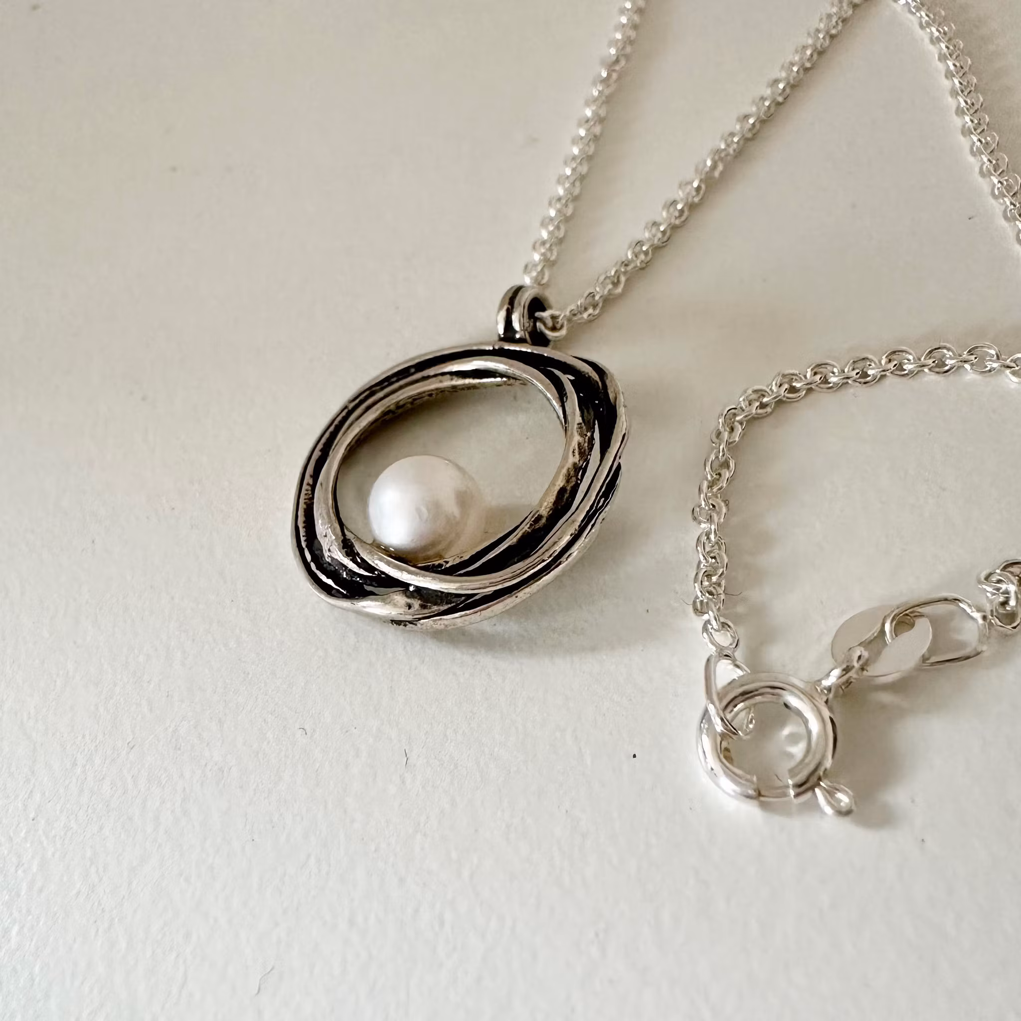 Amina - Halsband med sötvattenspärla. Endast ett ex