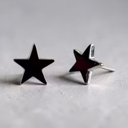 Stjärnor i silver och svart