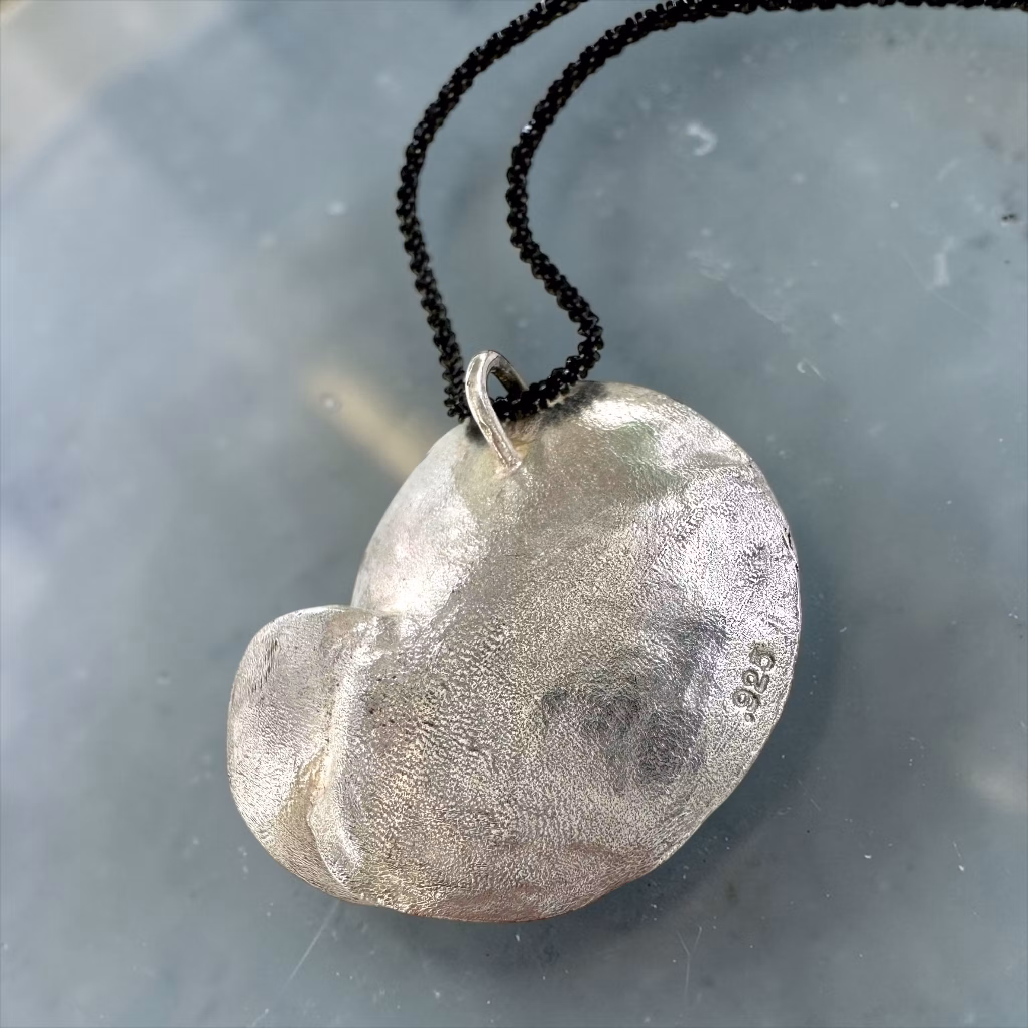 Jiselle - Halsband i mkt speciell design