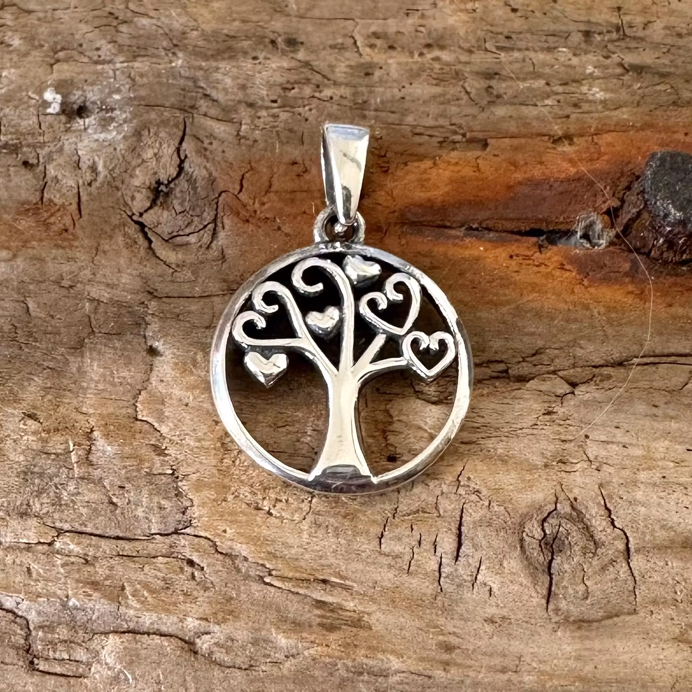 Hänge Livets träd med hjärtan