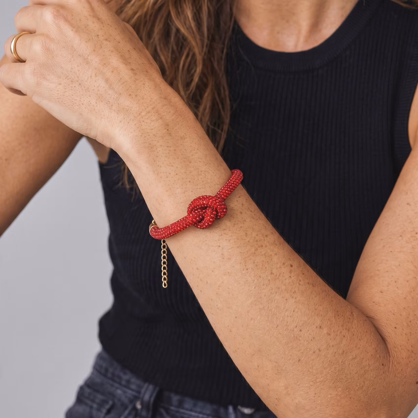 Knut - Julrött fint armband