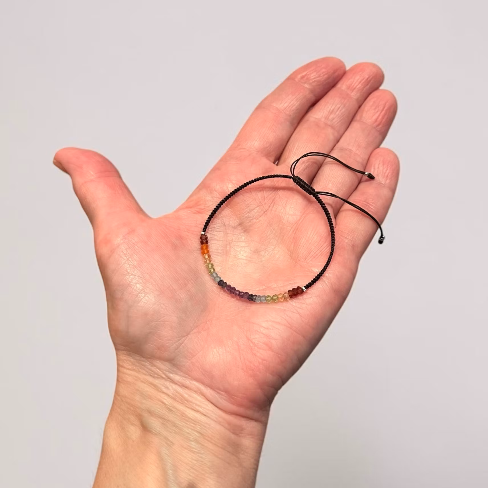 Aurora - Armband med 7 äkta stenar