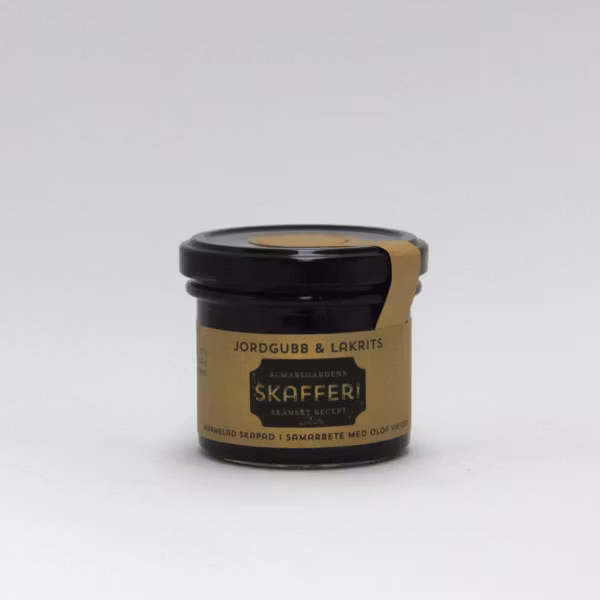 Almaregården Marmelade, Strawberry & Licorice - 135 grams