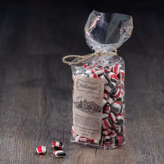 Franssons Polkagrisar Candy Cane, Raspberry Salted Caramels - 450 grams