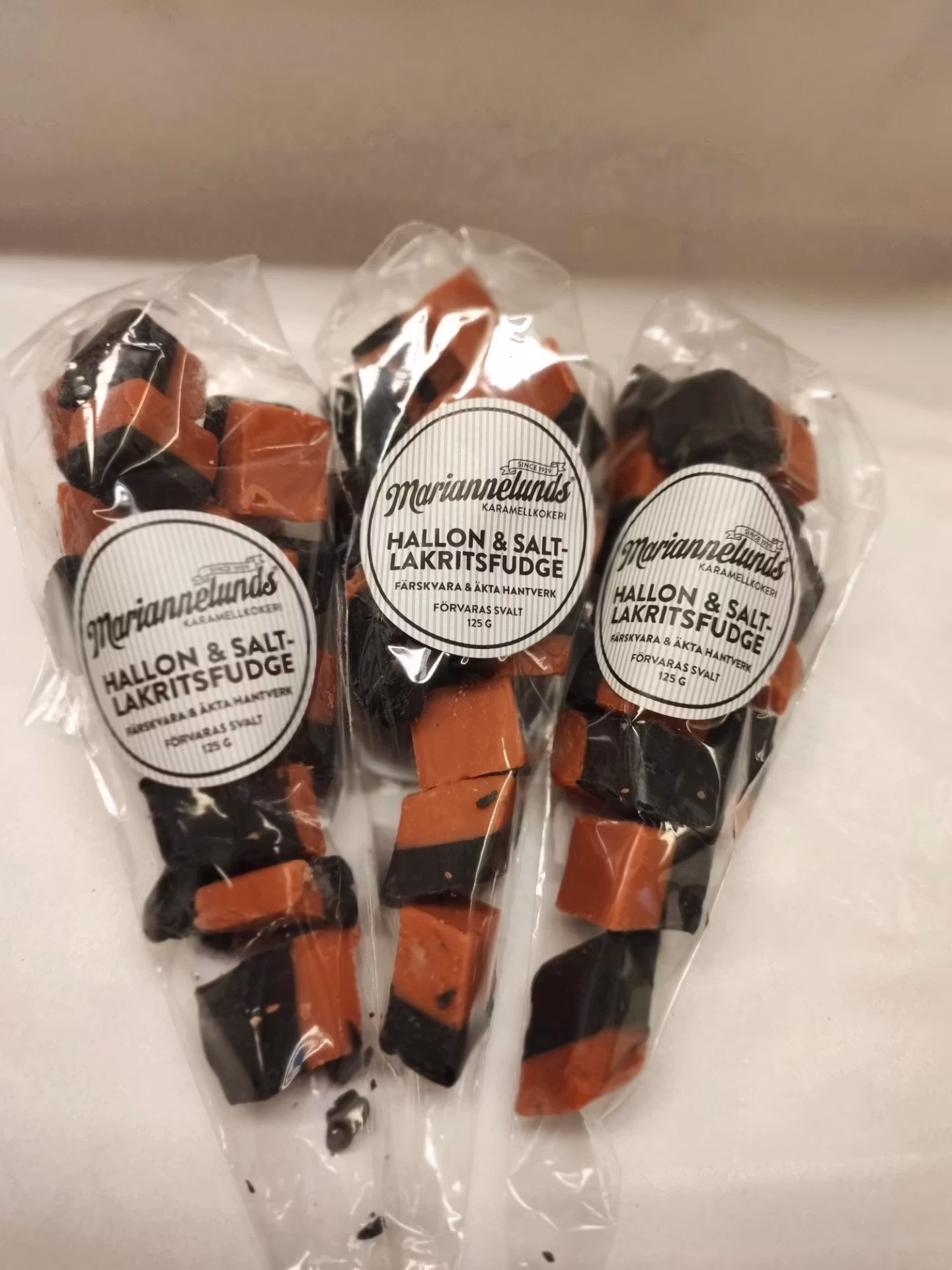 Mariannelunds Karamellkokeri Himbeer-Lakritz-Fudge - 125 Gramm