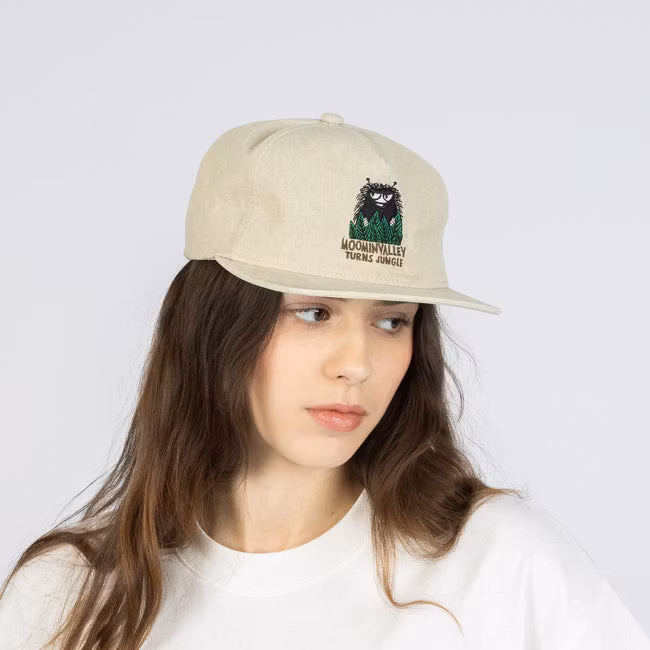 Czapka Nordic Buddies Moomin 80 Stinky Washed Denim, beżowa - dla dorosłych, obwód 51-59 cm, regulowany pasek