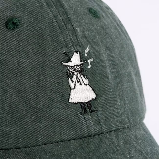 Nordic Buddies Moomin Novels Washed Denim Cap, Groen - Volwassene, omtrek 51-59 cm