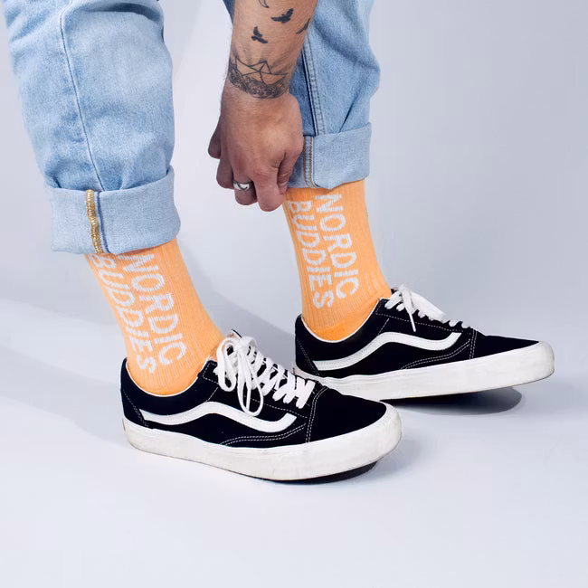 Nordic Buddies Hattifatteners Herren Retro Socken, Pfirsich und Türkis