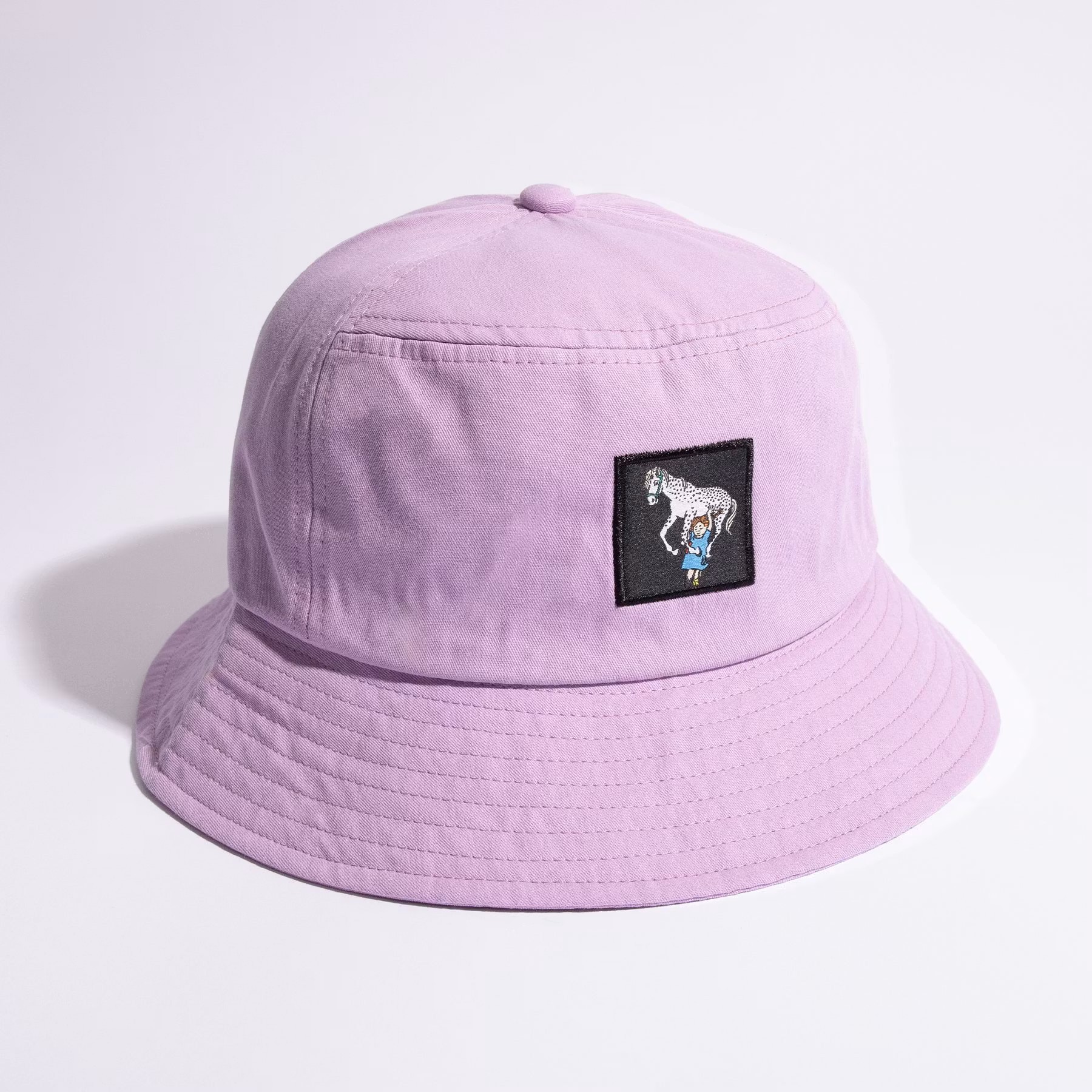NordicBuddies Pippi And Little Old Man Bucket Hat, Lavender