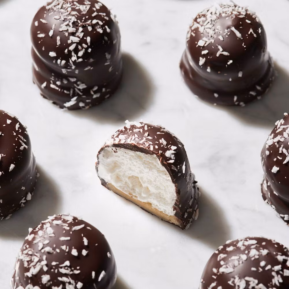 Svend Michelsen 6 Mini Cream Buns, Classic And Coconut - 100 grams