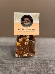 Sjokoladebrekk Melkesjokolade med hasselnøtter