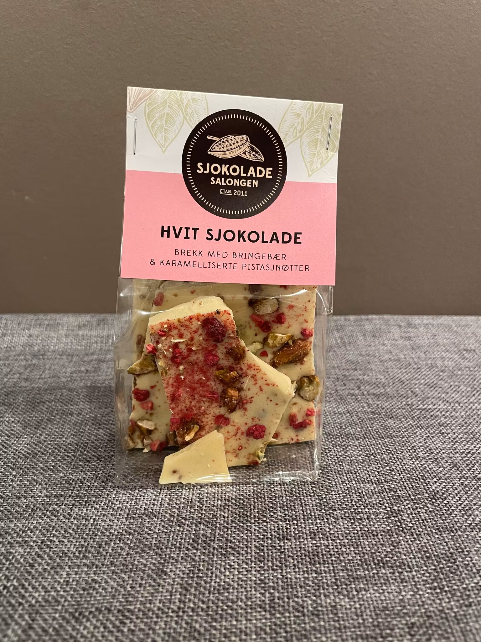 Sjokoladebrekk Hvit sjokolade pistasj & bringebær