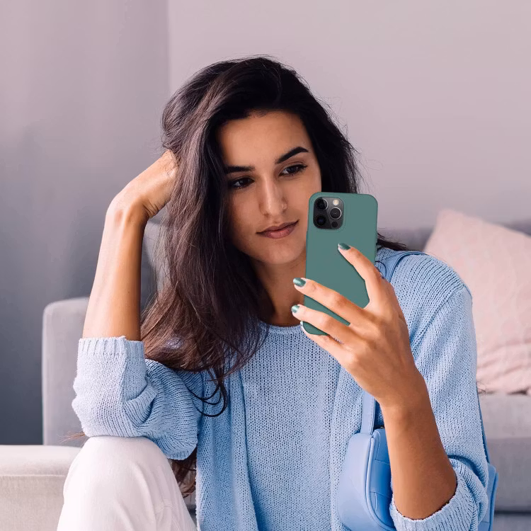 iPhone 12 - Gummibelagt Stöttåligt Silikon Skal Grön