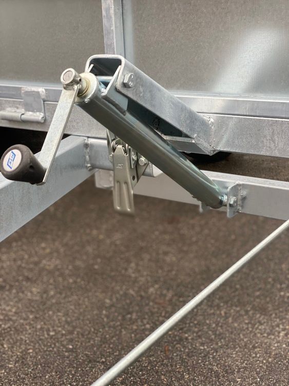 Detaljbild släpkärra vev