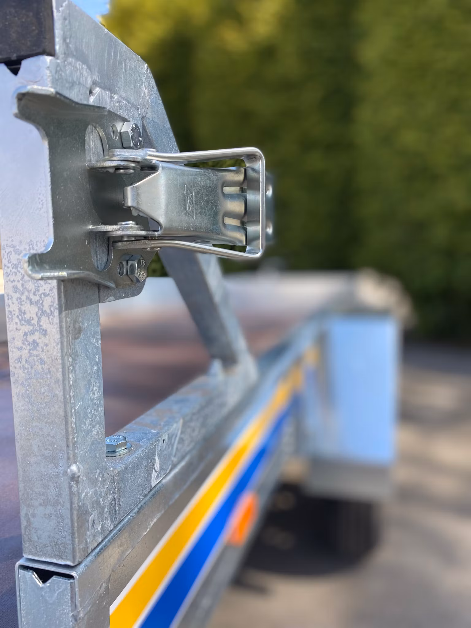 Fästen rör montering av lös ramp