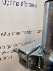 2st Stödben inklusive distans och klämfäste till släpvagn