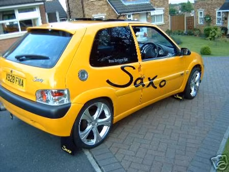 Citroën Saxo rally style with mud flaps
