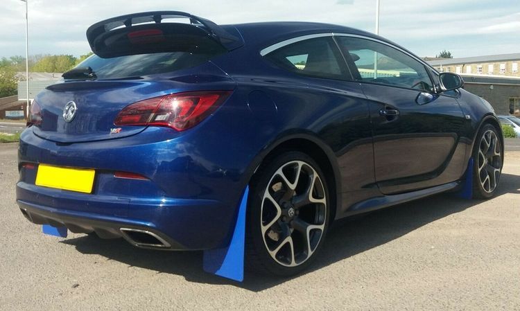 Opel Astra OPC  Stänklappar