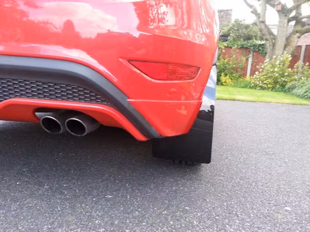Ford Fiesta ST180 MK7.5 Stänklappar  2013+
