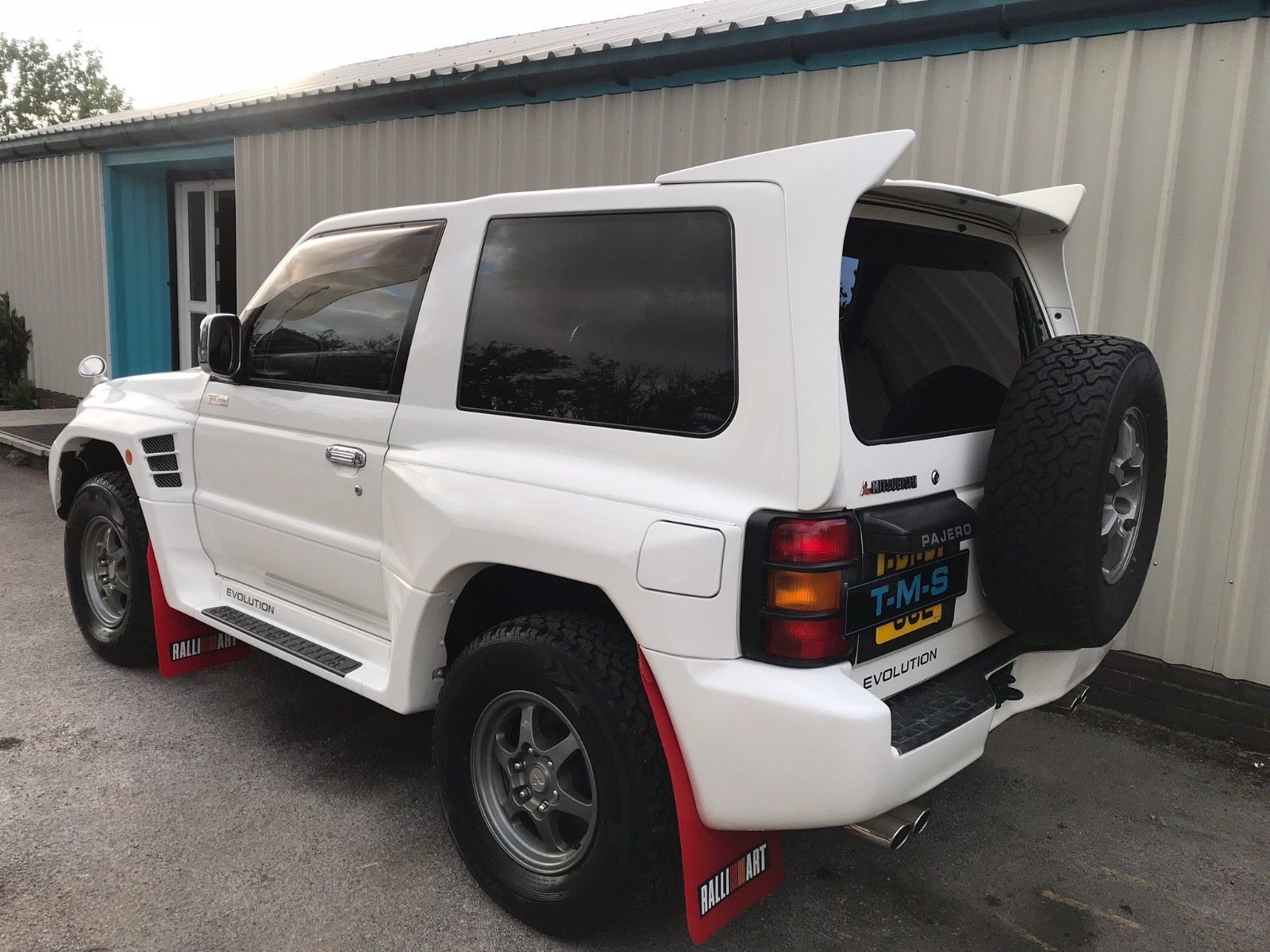Mitsubishi Pajero mud flaps