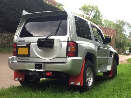Mitsubishi Pajero mud flaps
