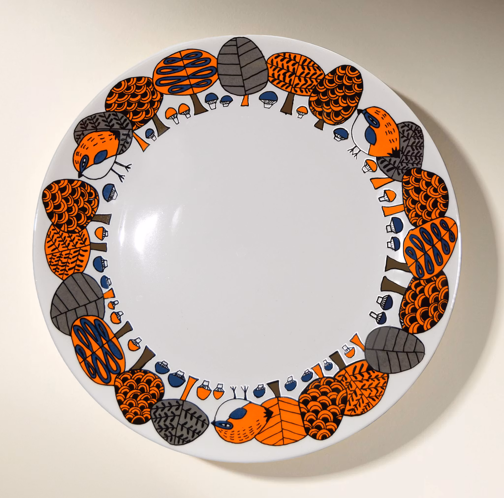 Rustelling Fabelskog Rustling Tree Plate | Modern Retro Scandinavian Style ...
