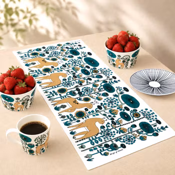 Table Runner "Sly Deer" Fabelskog