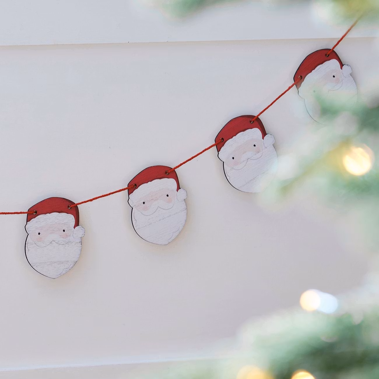 Girlang Tomtar av Trä