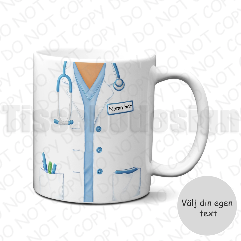 Mugg med vårduniform med fickor och stetoskop samt namnskylt