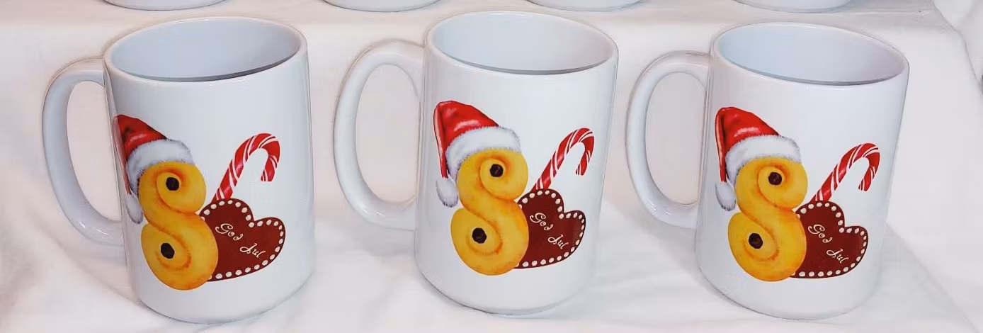 Muggg med Lussebulle-polkagris-pepparkaksmugg tomteluva mugg