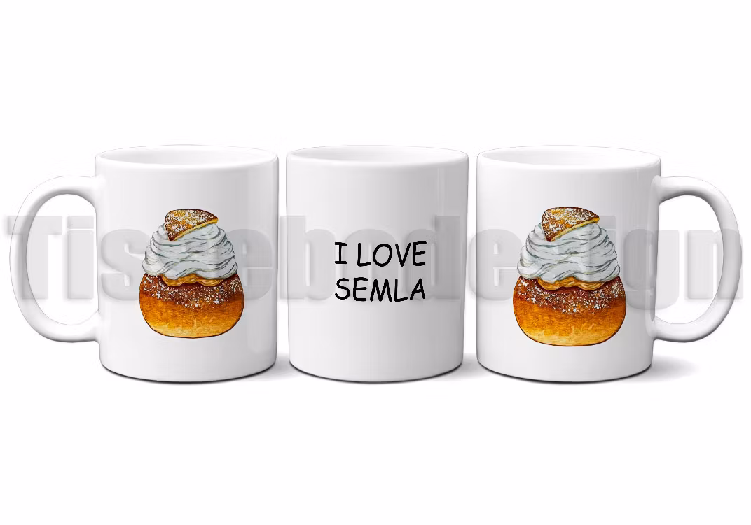 Vit keramikmugg med två illustrationer av semla och mittplacerad text I LOVE SEMLA.