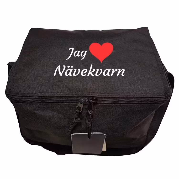 Svart 10L kylväska med Jag ❤️ Nävekvarn-tryck, perfekt för att hålla drycker kalla på picknick och utflykter