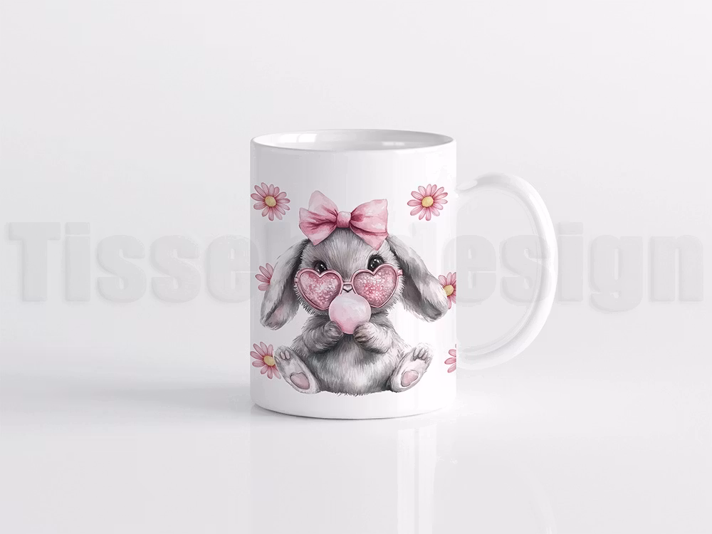 Vit påskmugg 330 ml med tecknad kanin i rosa hjärtformade glasögon, rosa rosett och små blommor