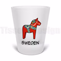 Snapsglas med dalahäst – svensk design i miniformat